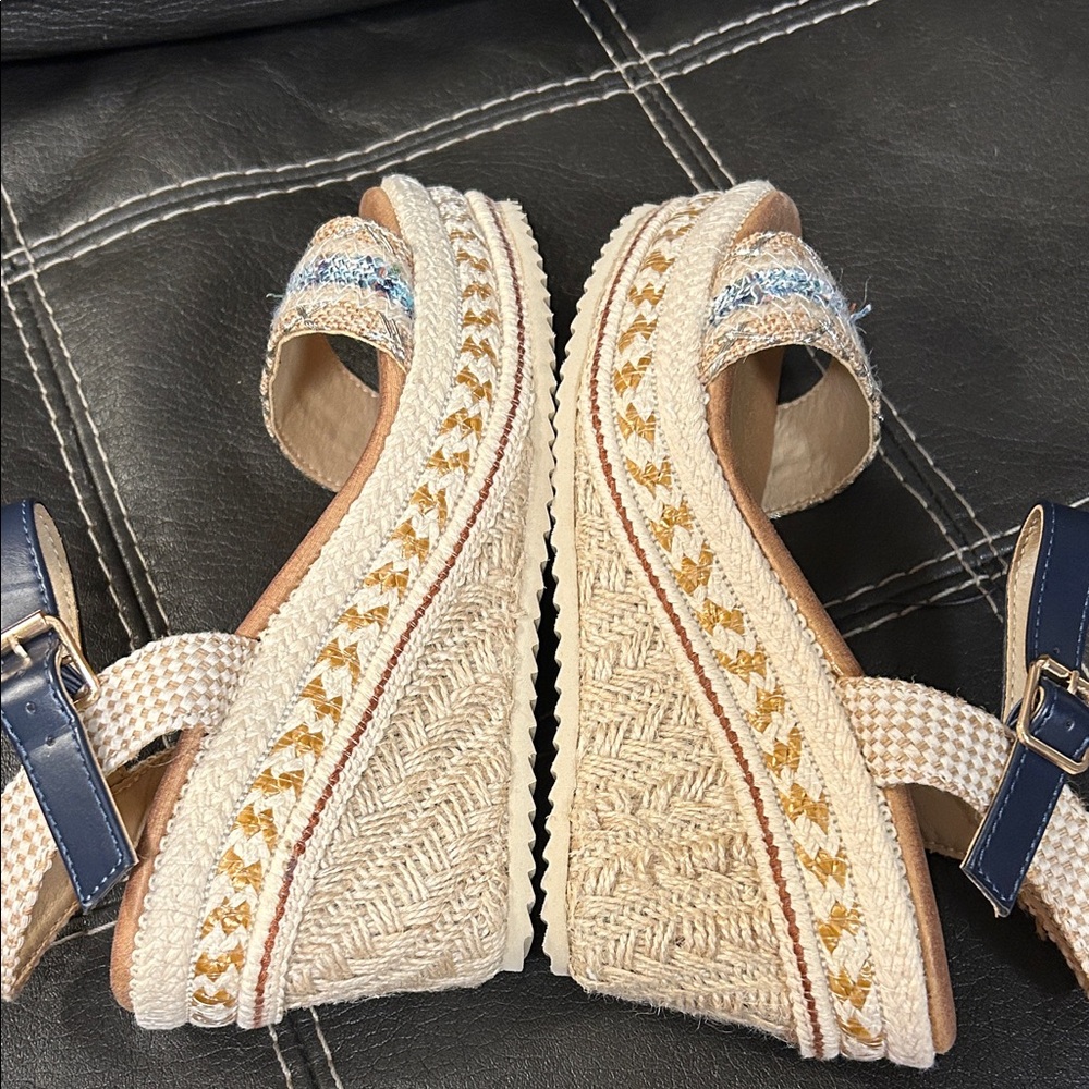 GC Shoes Lauren2 Navy and Tan Woven Wedge Sandals 6.5 - Picture 6 of 9